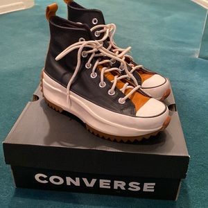 Converse run star hike